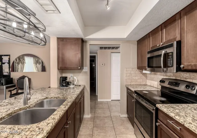 Photo 4 of Single family home for sale at 3529 W Saint Moritz Ln, Phoenix, AZ 85053 | MLS# 7015259 | Listing updated on 2026-04-17