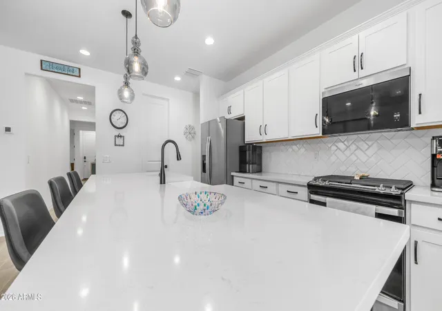 Photo 4 of Single family home for sale at 11989 S 173rd Lane, Goodyear, AZ 85338 | MLS# 7014268 | Listing updated on 2026-10-08