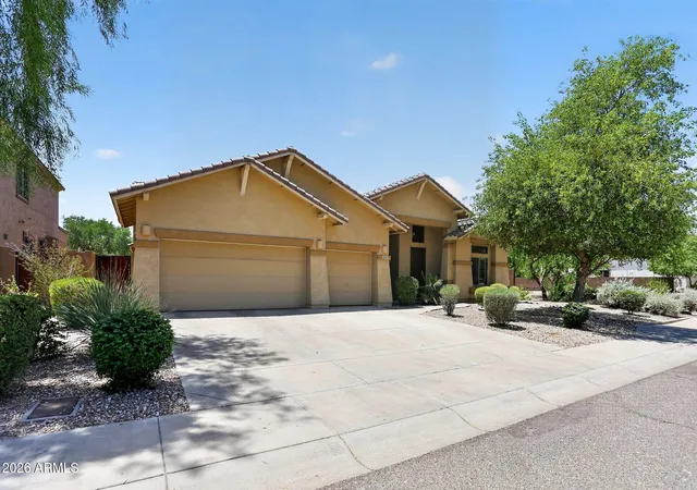 Photo 3 of Single family home for sale at 5217 W Spur Dr, Phoenix, AZ 85083 | MLS# 7045400 | Listing updated on 2026-09-10