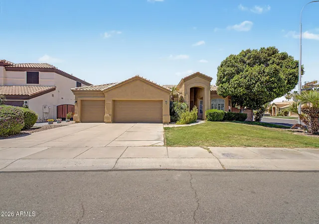 3rd image of 3092 S Pennington Dr, Chandler, AZ 85248 | MLS# 7015744
