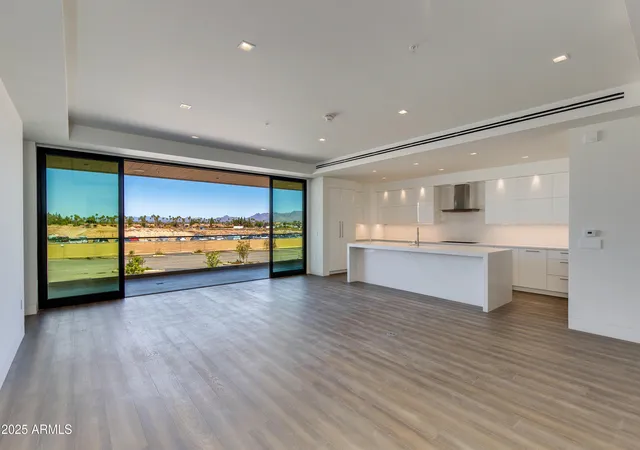 1st image of 6587 N Palmeraie Blvd #2011, Paradise Valley, AZ 85253 | MLS# 7014069
