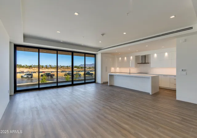 2nd image of 6587 N Palmeraie Blvd #2011, Paradise Valley, AZ 85253 | MLS# 7014069