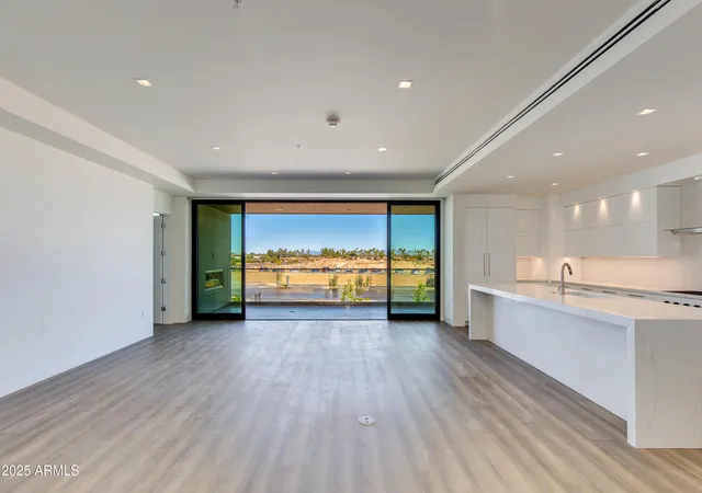 3rd image of 6587 N Palmeraie Blvd #2011, Paradise Valley, AZ 85253 | MLS# 7014069