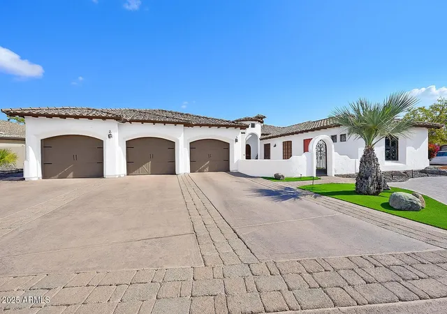 Photo 1 of Single family home for sale at 351 N Cloverfield Cir, Litchfield Park, AZ 85340 | MLS# 7014032 | Listing updated on 2026-09-15
