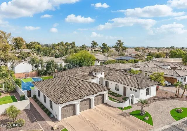 Photo 2 of Single family home for sale at 351 N Cloverfield Cir, Litchfield Park, AZ 85340 | MLS# 7014032 | Listing updated on 2026-09-15