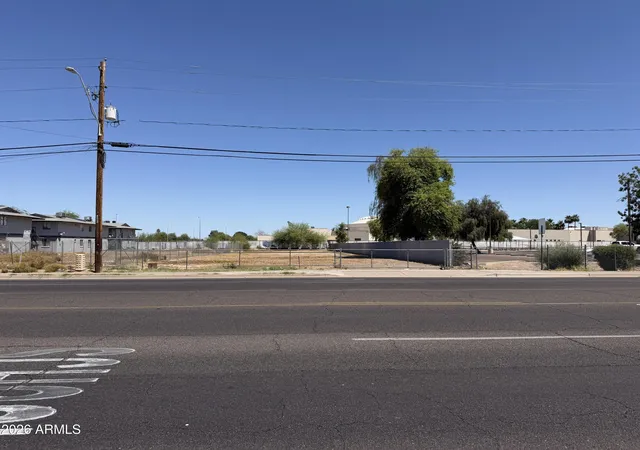 1st image of 5225 S 7th St, Phoenix, AZ 85040 | MLS# 7014585