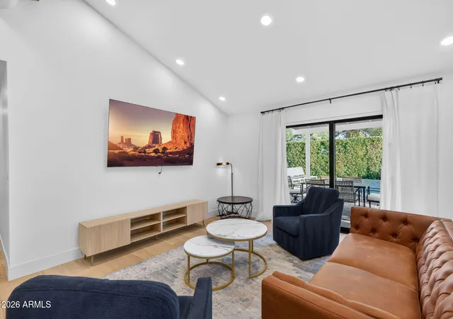 Photo 4 of Sale Pending at 4842 E Fairmount Ave, Phoenix, AZ 85018 | MLS# 7014348 | Listing updated on 2026-09-30