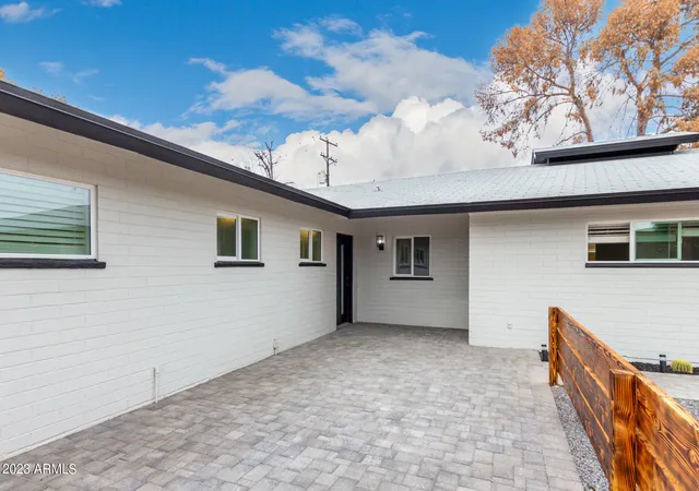 Photo 3 of Single family home for sale at 5518 E Thomas Rd, Phoenix, AZ 85018 | MLS# 7014347 | Listing updated on 2026-06-17
