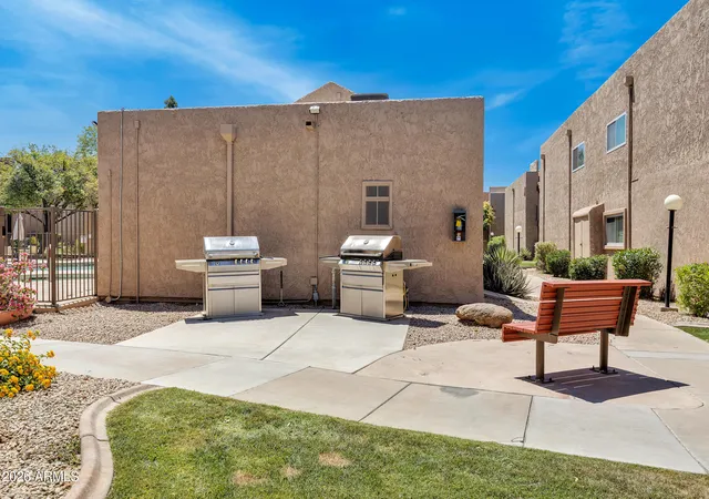 2nd image of 5525 E Thomas Rd, Phoenix, AZ 85018