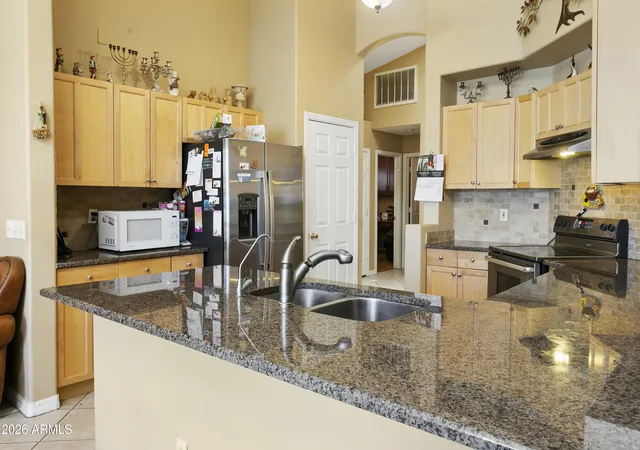 Photo 3 of Single family home for sale at 15622 N 13th Avenue, Phoenix, AZ 85023 | MLS# 7017560 | Listing updated on 2026-09-28