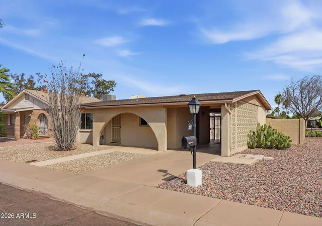 2nd image of 2201 E Gretta Pl, Phoenix, AZ 85022 | MLS# 7015908
