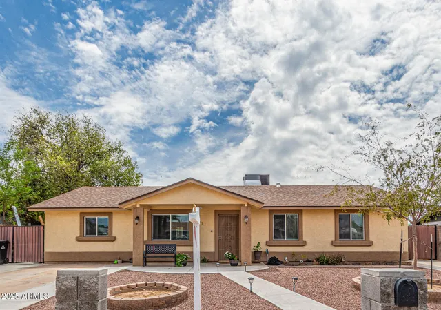 Photo 2 of Sale Pending at 6821 W Campbell Ave, Phoenix, AZ 85033 | MLS# 7014775 | Listing updated on 2026-07-16