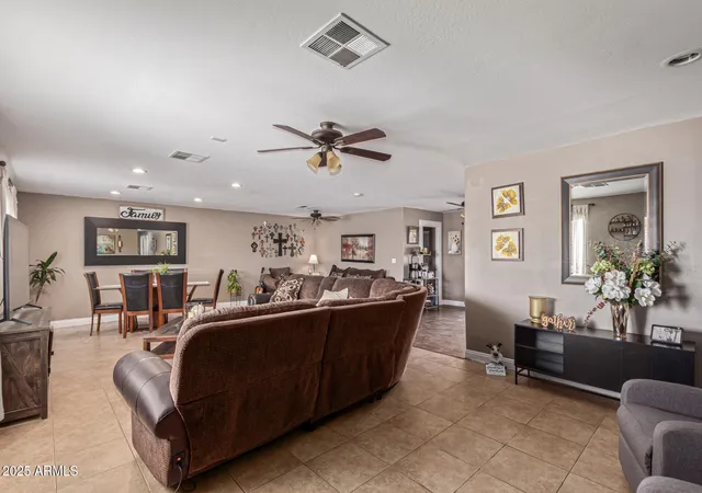 Photo 4 of Sale Pending at 6821 W Campbell Ave, Phoenix, AZ 85033 | MLS# 7014775 | Listing updated on 2026-07-16