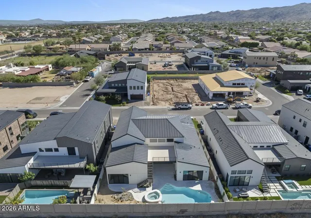 5th image of 8511 S 9Th Dr #15, Phoenix, AZ 85041 | MLS# 7016299