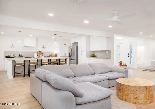 4th image of 2442 E Claire Dr, Phoenix, AZ 85032 | MLS# 7015072