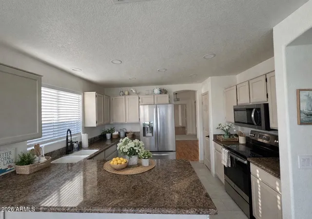 3rd image of 10525 W Runion Dr, Peoria, AZ 85382 | MLS# 7015127