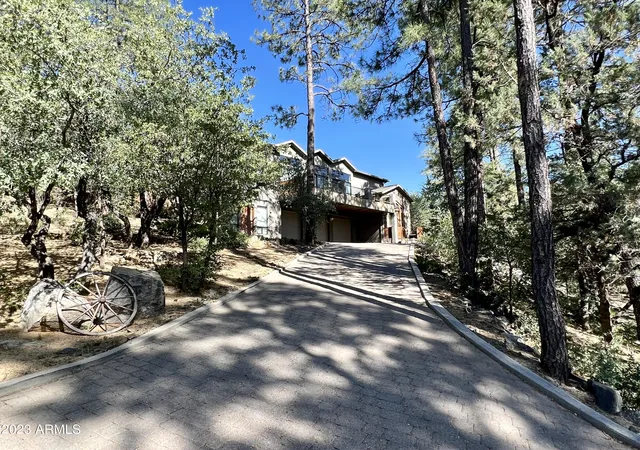 Photo 3 of Single family home for sale at 125 Laurel Ct, Prescott, AZ 86303 | MLS# 7015483 | Listing updated on 2026-07-05
