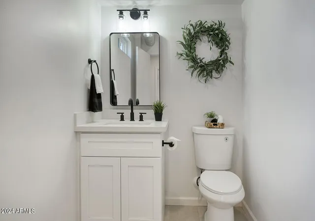 Photo 4 of Townhouse for sale at 9624 N 16th Avenue, Phoenix, AZ 85021 | MLS# 7022329 | Listing updated on 2026-08-25