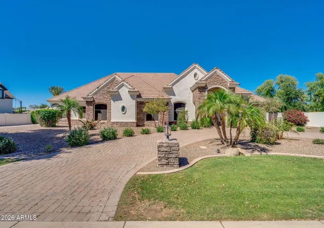 4th image of 2082 E Sanoque Blvd, Gilbert, AZ 85298 | MLS# 7015880
