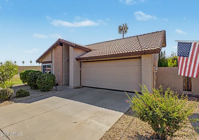 3rd image of 5221 E Saguaro Cir, Phoenix, AZ 85044 | MLS# 7016627
