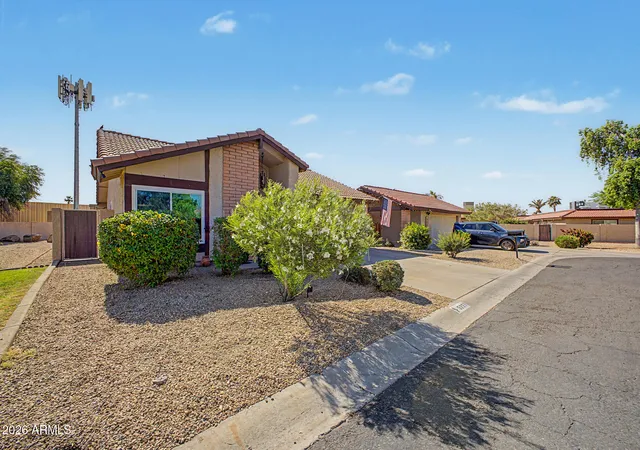 4th image of 5221 E Saguaro Cir, Phoenix, AZ 85044 | MLS# 7016627
