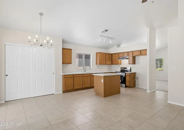 Photo 4 of Sale Pending at 826 E Potter Dr, Phoenix, AZ 85024 | MLS# 7042074 | Listing updated on 2026-09-19