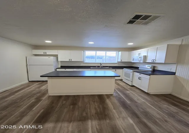 Photo 3 of Single family home for sale at 4924 W Catalina Dr, Phoenix, AZ 85031 | MLS# 7016333 | Listing updated on 2026-06-25