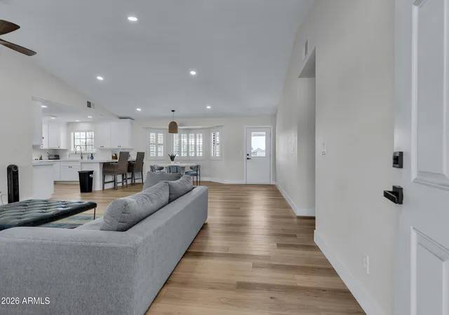 4th image of 21406 S Greenfield Rd, Gilbert, AZ 85298 | MLS# 7017307