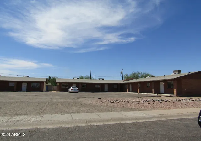Photo 3 of Townhouse for sale at 415 W 10th Street, Casa Grande, AZ 85122 | MLS# 7017183 | Listing updated on 2026-08-25