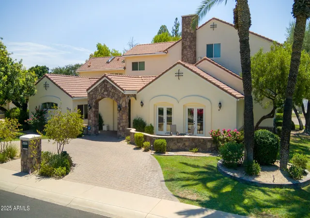 2nd image of 229 W Vista Ave, Phoenix, AZ 85021 | MLS# 7017654