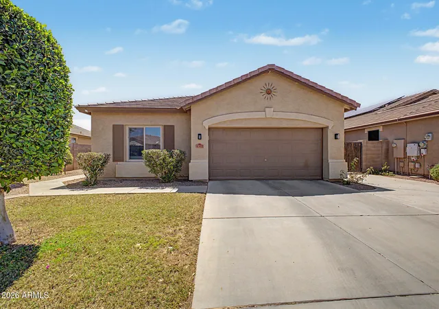 Single family home for sale at 4365 E Cherry Hills Dr, Chandler, AZ 85249 | MLS# 7018023
