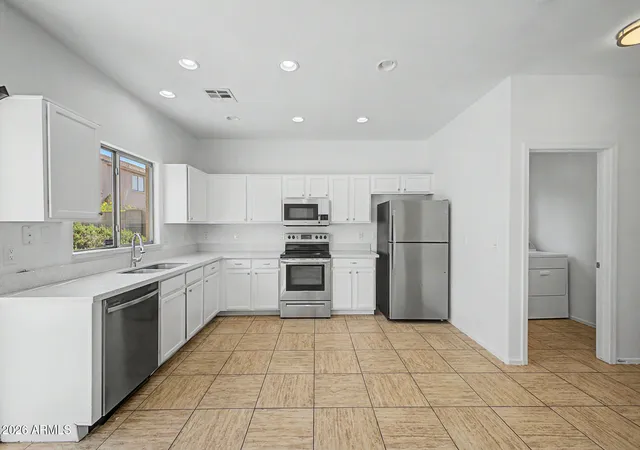 Photo 3 of Single family home for sale at 625 E Atlanta Ave, Phoenix, AZ 85040 | MLS# 7020825 | Listing updated on 2026-08-31