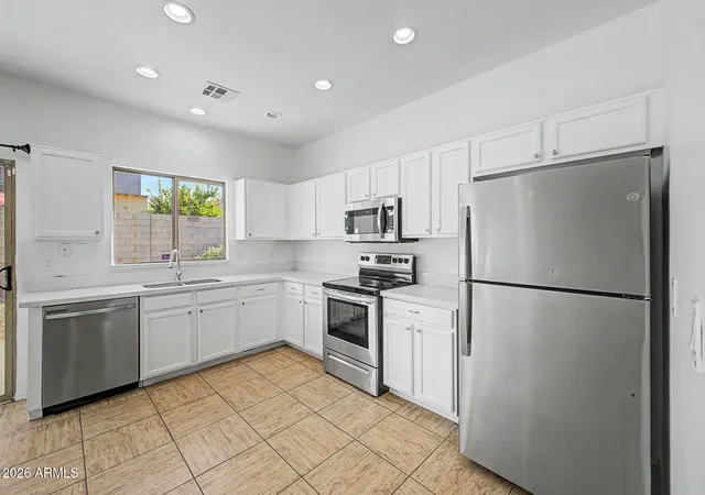 Photo 3 of Single family home for sale at 625 E Atlanta Ave, Phoenix, AZ 85040 | MLS# 7020825 | Listing updated on 2026-08-31