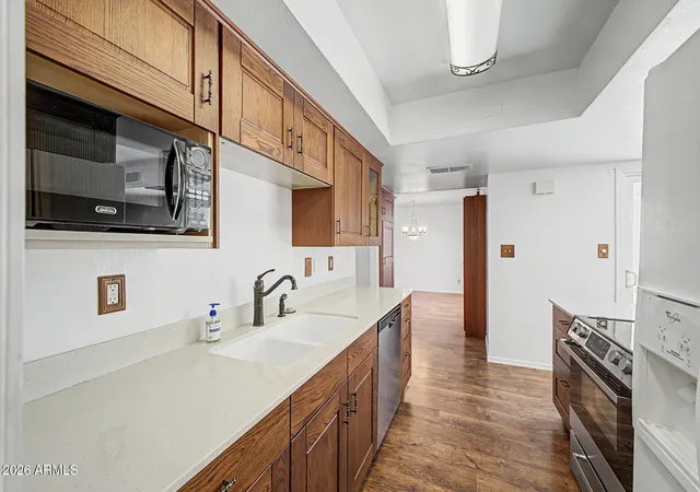 Photo 2 of Townhouse for sale at 5873 E Thomas Rd, Scottsdale, AZ 85251 | MLS# 7017679 | Listing updated on 2026-09-17