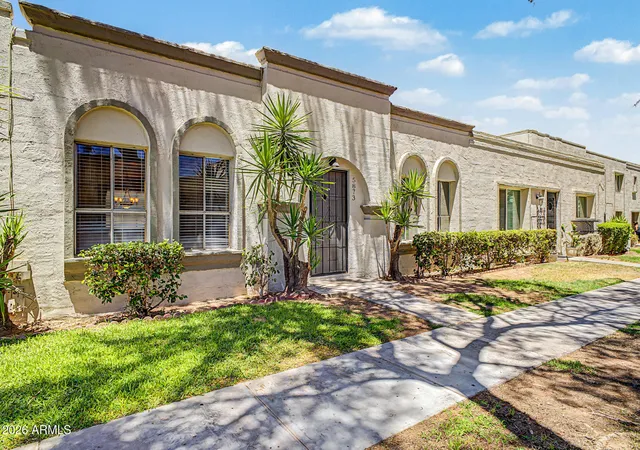 Photo 3 of Townhouse for sale at 5873 E Thomas Rd, Scottsdale, AZ 85251 | MLS# 7017679 | Listing updated on 2026-09-17