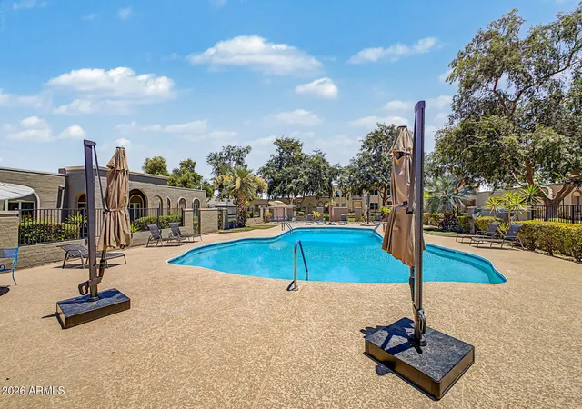 Photo 4 of Townhouse for sale at 5873 E Thomas Rd, Scottsdale, AZ 85251 | MLS# 7017679 | Listing updated on 2026-09-17