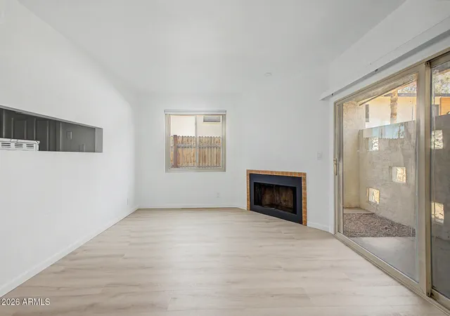 Photo 4 of Townhouse for sale at 3422 N 12th Place, Phoenix, AZ 85014 | MLS# 7020709 | Listing updated on 2026-08-27