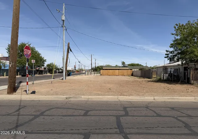 2nd image of 2301 E Taylor St, Phoenix, AZ 85006 | MLS# 7017910