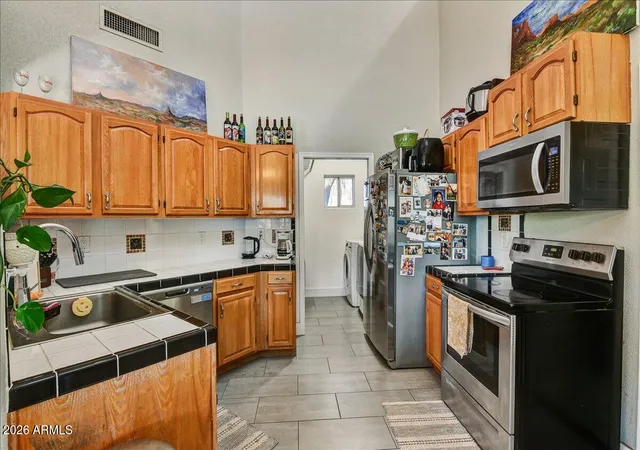 Homes for sale in Phoenix, AZ | 1418 E Malapai Dr, Phoenix, AZ 85020 | MLS# 7019303