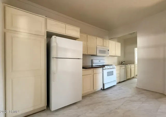 Photo 3 of Townhouse for sale at 1212 E Taylor St, Phoenix, AZ 85006 | MLS# 7018588 | Listing updated on 2026-09-15
