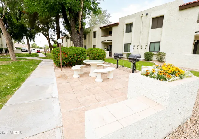 2nd image of 10444 N 69Th St, Paradise Valley, AZ 85253