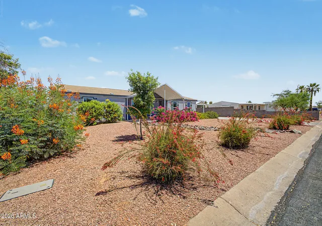 Photo 3 of Sale Pending at 7114 W Wanda Lynn Ln, Peoria, AZ 85382 | MLS# 7045773 | Listing updated on 2026-08-30