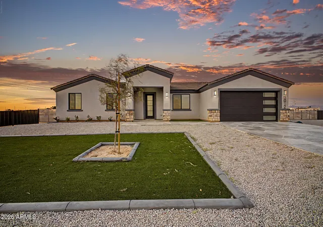 Homes for sale in Tonopah, AZ | 3012 S 335th Dr, Tonopah, AZ 85354 | MLS# 7019781