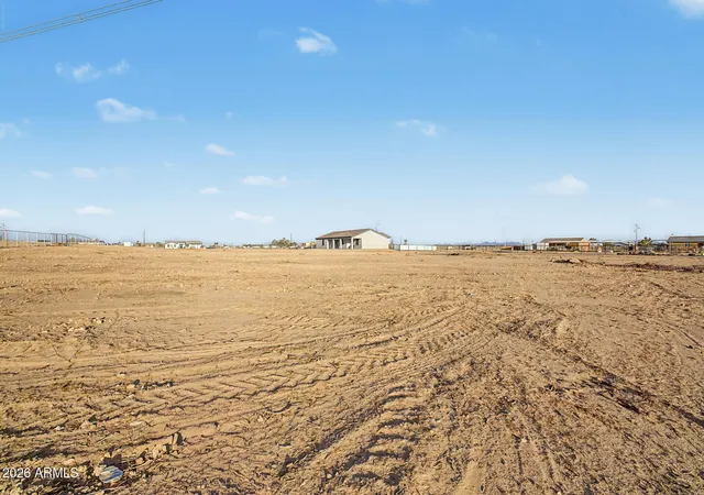 Homes for sale in Tonopah, AZ | 3012 S 335th Dr, Tonopah, AZ 85354 | MLS# 7019781