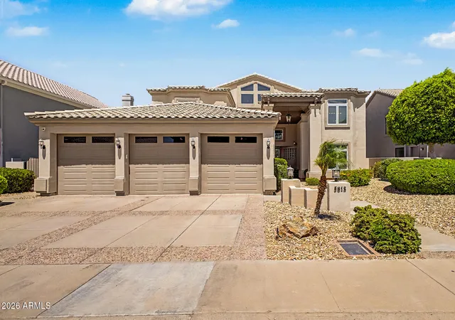 Homes for sale in Glendale, AZ | 5812 W Del Lago Cir, Glendale, AZ 85308 | MLS# 7021738