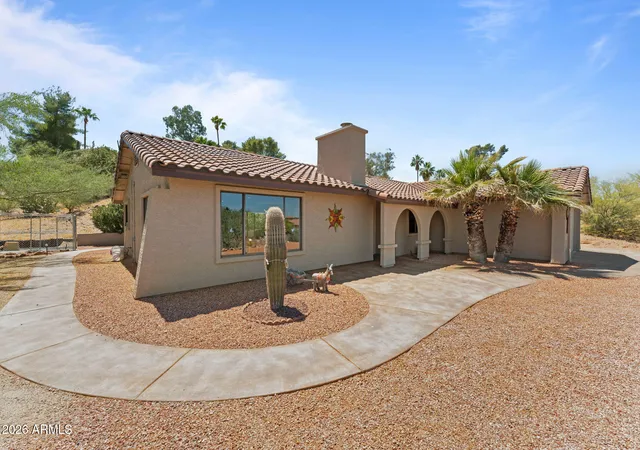 Photo 2 of Single family home for sale at 1455 N Lazy Fox Rd, Wickenburg, AZ 85390 | MLS# 7019870 | Listing updated on 2026-09-13