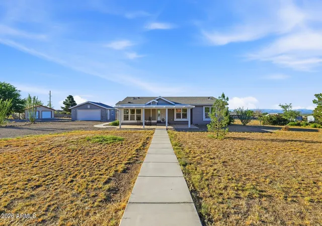 Photo 3 of Manufactured home for sale at 5247 E Anita Dr, Hereford, AZ 85615 | MLS# 7045637 | Listing updated on 2026-09-27