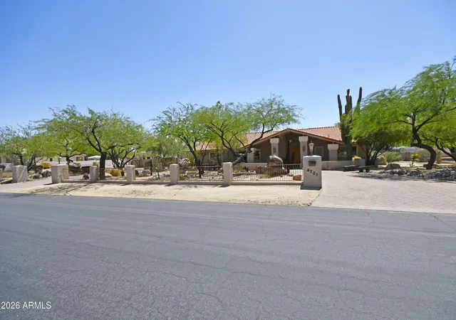 Homes for sale in Glendale, AZ | 4701 W Misty Willow Ln, Glendale, AZ 85310 | MLS# 7019538
