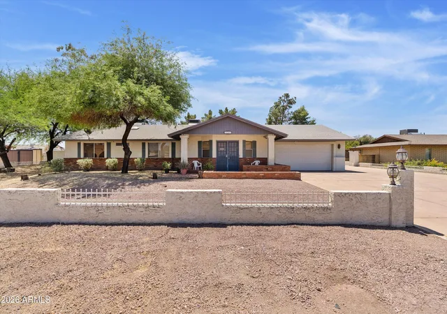 Photo 3 of Single family home for sale at 7145 W Villa Rita Dr, Glendale, AZ 85308 | MLS# 7021273 | Listing updated on 2026-09-04