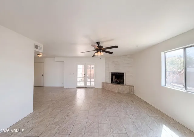 Photo 3 of Single family home for sale at 1114 S Tiago Dr, Gilbert, AZ 85233 | MLS# 7019851 | Listing updated on 2026-09-18